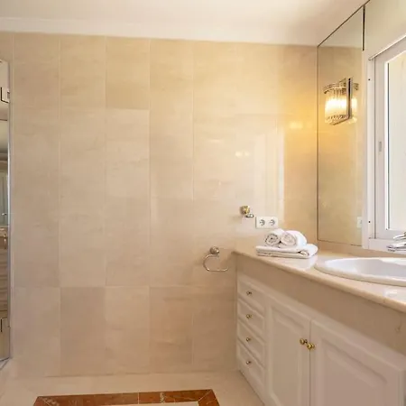 アパート Luxury Seafront Penthouse With Parking *