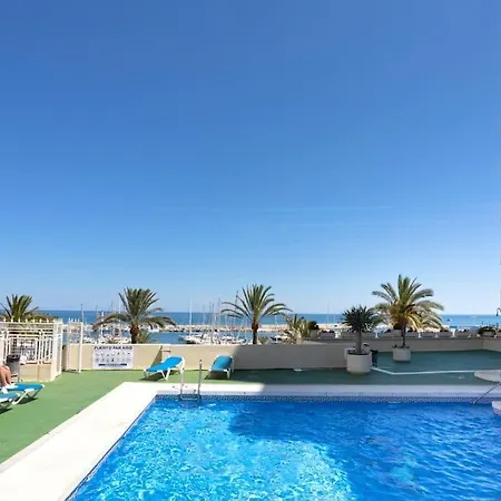 Luxury Seafront Penthouse With Parking アパート
