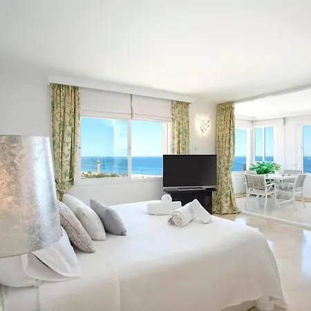 Luxury Seafront Penthouse With Parking アパート *